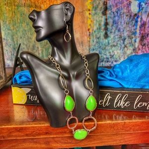 Necklace and earrings set